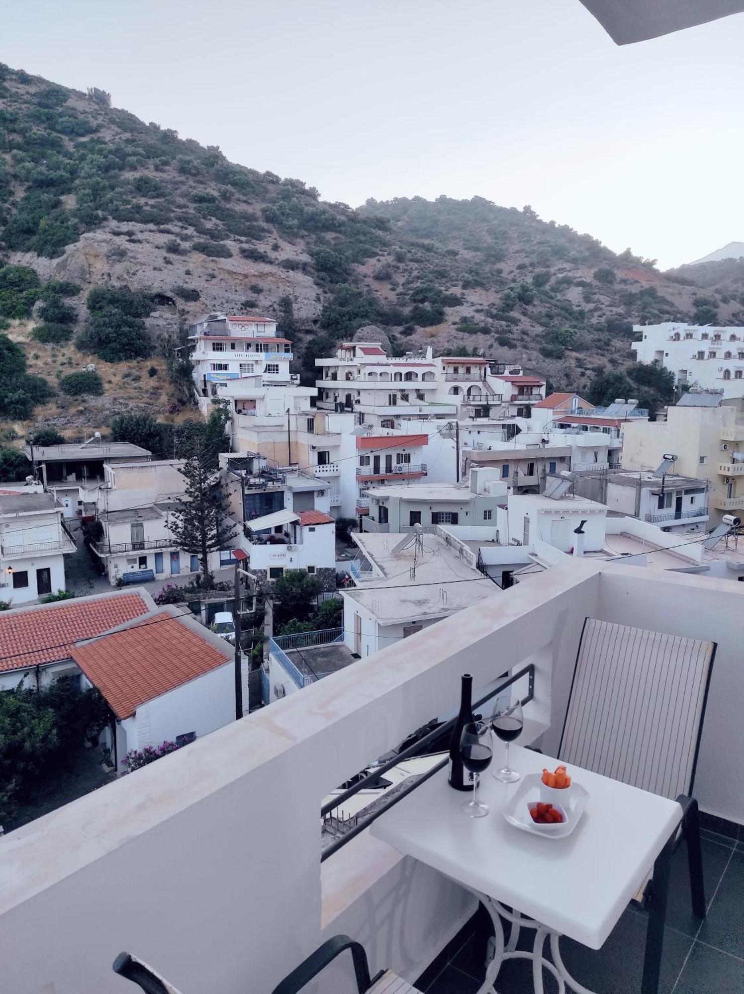 Апартаменти Lefka Ori - Agia Galini Екстер'єр фото